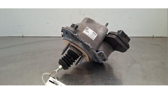 Begagnade Bromsservo Renault Megane E-Tech (RCB) 60 kWh Pris € 266,20 Inklusive moms erbjuds av Autohandel Didier