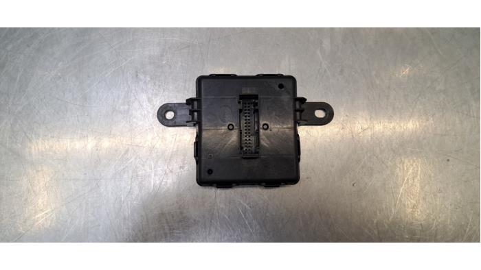 Używane Modul keyless vehicle Audi Q4 (F4B) 45 e-tron quattro 77 kWh Cena € 60,50 Z VAT oferowane przez Autohandel Didier