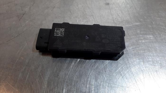 Używane Keyless Entry-Antena Ford Explorer (CX740) Extended Range RWD 77 kWh Cena € 18,15 Z VAT oferowane przez Autohandel Didier