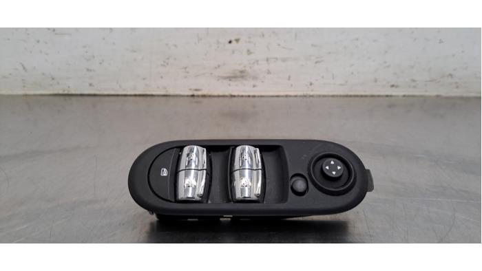 Usados Interruptor combinado de ventanillas Mini Mini (F55) 1.5 12V Cooper Precio € 54,45 IVA incluido ofrecido por Autohandel Didier