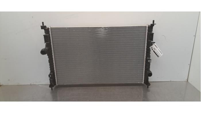 Used Radiator DS Automobiles DS 7 Crossback 1.6 16V E-Tense 4x4 Price € 133,10 Inclusive VAT offered by Autohandel Didier