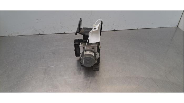 Begagnade ABS-pump Jeep Avenger 54 kWh Pris € 199,65 Inklusive moms erbjuds av Autohandel Didier