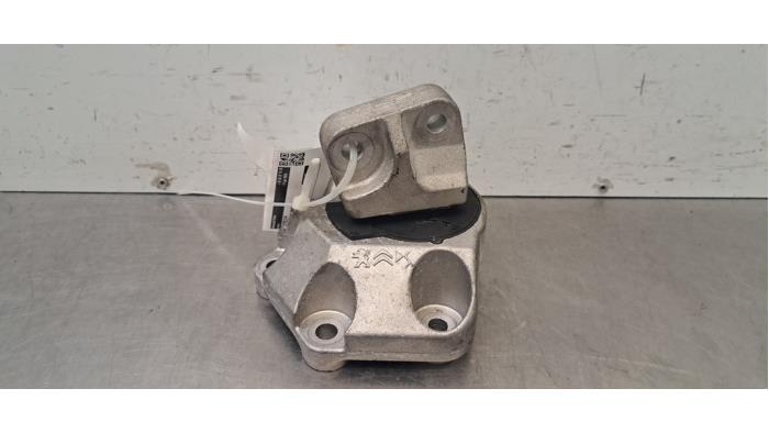 Usagé Support moteur DS Automobiles DS 7 Crossback 1.6 16V E-Tense 4x4 Prix € 60,50 Prix TTC proposé par Autohandel Didier