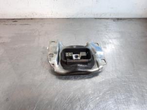 Engine mount from a Ford Kuga II (DM2) 1.5 EcoBoost E85 16V 150 2019