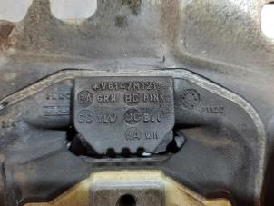 Engine mount from a Ford Kuga II (DM2) 1.5 EcoBoost E85 16V 150 2019
