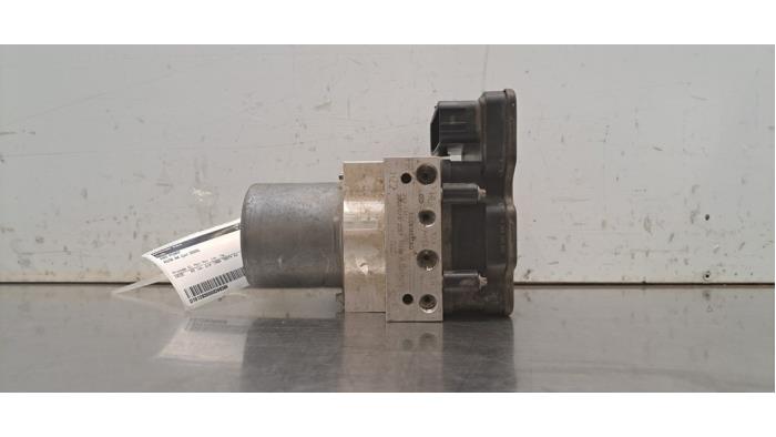 Used ABS pump Audi A4 Avant (B9) 2.0 35 TDI Mild hybrid 16V Price € 665,50 Inclusive VAT offered by Autohandel Didier