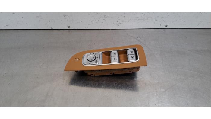 Usados Interruptor combinado de ventanillas MG Marvel R AWD Performance Precio € 60,50 IVA incluido ofrecido por Autohandel Didier