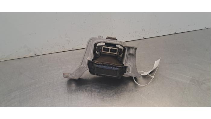 Usagé Support moteur Ford Focus 4 1.0 Ti-VCT EcoBoost 12V 100 Prix € 60,50 Prix TTC proposé par Autohandel Didier