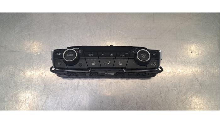 Usagé Commande chauffage BMW 2 serie Active Tourer (F45) 216i 1.5 TwinPower Turbo 12V Prix € 133,10 Prix TTC proposé par Autohandel Didier