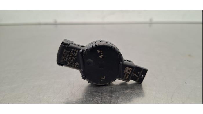Begagnade Regnsensor BMW 2 serie Active Tourer (F45) 216i 1.5 TwinPower Turbo 12V Pris € 36,30 Inklusive moms erbjuds av Autohandel Didier