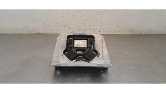 Used Engine mount Nissan Interstar 2.3 dCi 150 16V Price € 48,40 Inclusive VAT offered by Autohandel Didier