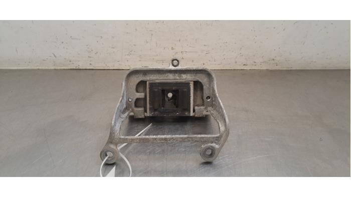 Used Engine mount Nissan Interstar 2.3 dCi 150 16V Price € 42,35 Inclusive VAT offered by Autohandel Didier