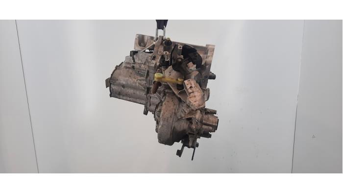 Getriebe Peugeot 208 II (UB/UH/UP), 2019 1.2 Vti 12V PureTech 100, Fließheck, 4-tr, Benzin, 1.199cc, 74kW (101pk), FWD, EB2ADTDB; HNE, 2020-08, UPHNE (Gebraucht)