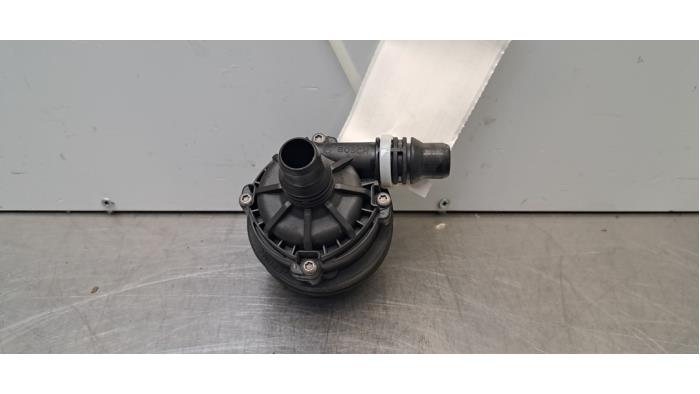 Begagnade Extra vattenpump Mercedes Sprinter 3,5t (907.6/910.6) 315 CDI 2.0 D RWD Pris € 30,25 Inklusive moms erbjuds av Autohandel Didier