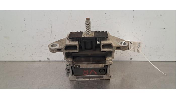 Used Engine mount Landrover Discovery Sport (LC) 2.0 D165 MHEV 16V AWD Price € 42,35 Inclusive VAT offered by Autohandel Didier