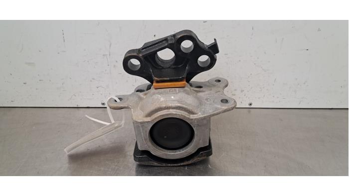 Used Engine mount Landrover Discovery Sport (LC) 2.0 D165 MHEV 16V AWD Price € 96,80 Inclusive VAT offered by Autohandel Didier