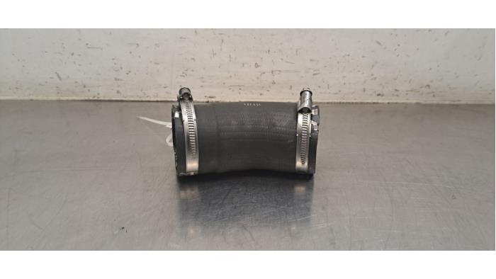 Gebrauchte Intercooler Schlauch Landrover Discovery Sport (LC) 2.0 D165 MHEV 16V AWD Preis € 12,10 Mit Mehrwertsteuer angeboten von Autohandel Didier