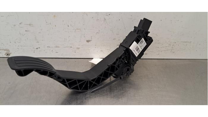 Używane Pedal gazu Jeep Avenger 1.2 GSE T3 Cena € 54,45 Z VAT oferowane przez Autohandel Didier