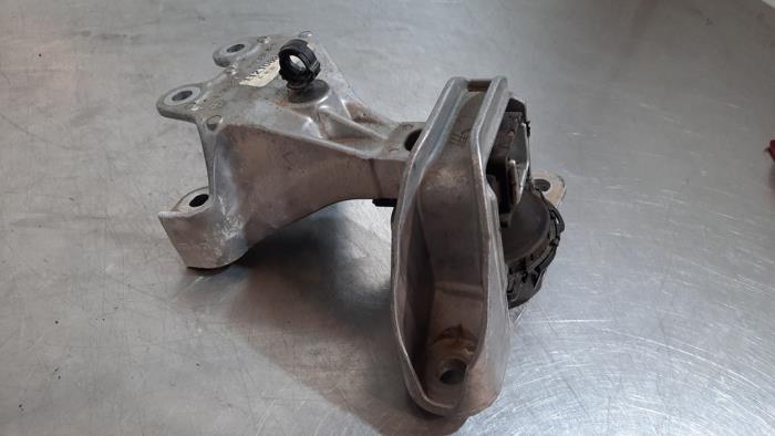 Used Engine mount Renault Austral 1.2 E-Tech Full Hybrid 200 Price € 48,40 Inclusive VAT offered by Autohandel Didier