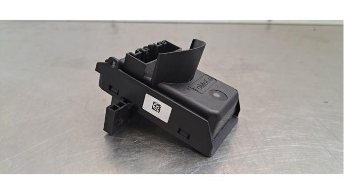 Używane Modul gateway Ford Transit Custom 2.0 TDCi 16V Eco Blue 130 Cena € 30,25 Z VAT oferowane przez Autohandel Didier