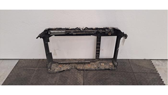 Begagnade Front DS Automobiles DS 3/Crossback (UC/UJ/UR) 1.2 12V PureTech 130 Pris € 163,35 Inklusive moms erbjuds av Autohandel Didier