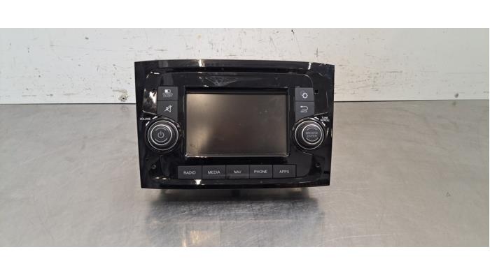 Używane Radio Fiat Doblo Cargo (263) 1.3 D Multijet Cena € 399,30 Z VAT oferowane przez Autohandel Didier