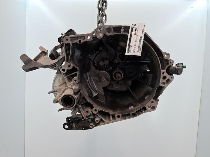 Getriebe  C3 (CB/CC), 2024 1.2 PureTech 100, Fließheck, Benzin, 1.199cc, 74kW (101pk), FWD, EB2LTED; HPV, 2024-04, CCHPV (Gebraucht)