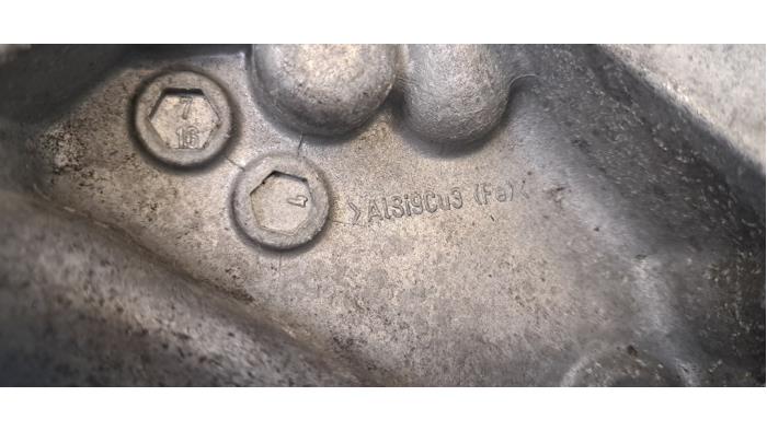 Engine mount from a Volkswagen Passat Variant (3G5) 2.0 TDI 16V 190 4Motion 2017