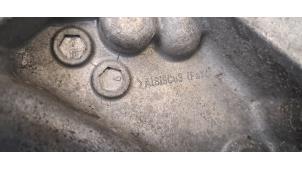 Engine mount from a Volkswagen Passat Variant (3G5) 2.0 TDI 16V 190 4Motion 2017