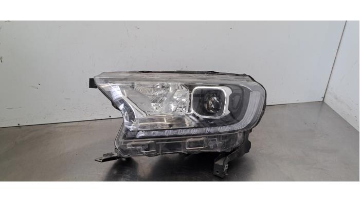 Używane Reflektor lewy Ford Ranger Cena € 532,40 Z VAT oferowane przez Autohandel Didier