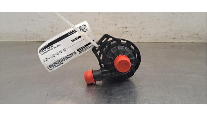 Begagnade Extra vattenpump Volkswagen Transporter T6 2.0 TDI Pris € 36,30 Inklusive moms erbjuds av Autohandel Didier
