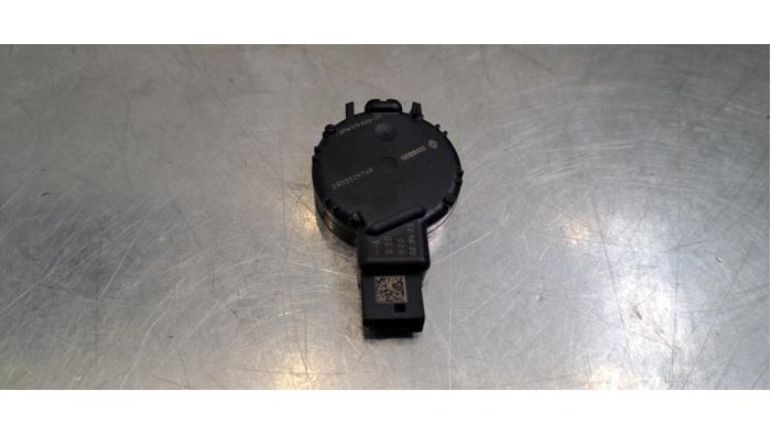 Begagnade Regnsensor Renault Trafic (1FL/2FL/3FL/4FL) 2.0 dCi 16V 150 Pris € 48,40 Inklusive moms erbjuds av Autohandel Didier