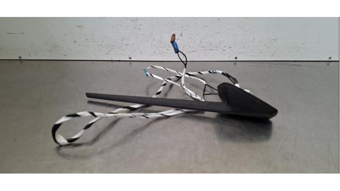 Używane Antena Renault Trafic (1FL/2FL/3FL/4FL) 2.0 dCi 16V 150 Cena € 60,50 Z VAT oferowane przez Autohandel Didier