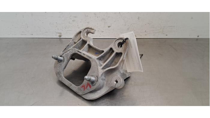 Used Engine mount Renault Trafic (1FL/2FL/3FL/4FL) 2.0 dCi 16V 150 Price € 133,10 Inclusive VAT offered by Autohandel Didier