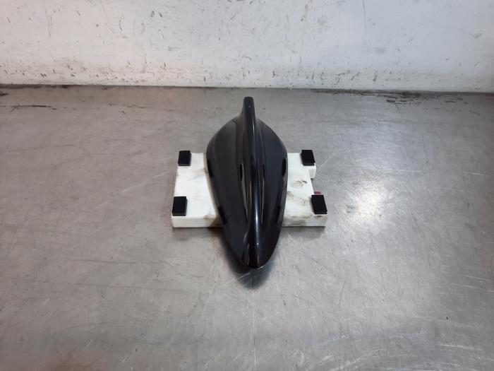Używane Antena BMW 1 serie (F40) 116d 1.5 12V TwinPower Cena € 266,20 Z VAT oferowane przez Autohandel Didier
