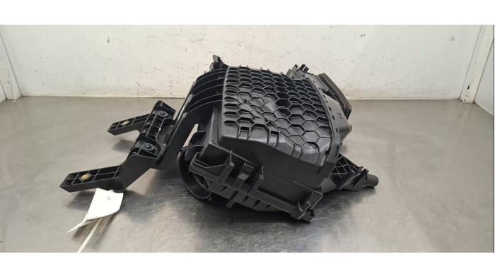 Begagnade Luftfilterhus Mercedes Sprinter 3,5t (910.0/910.1/907.1/907.2) 315 CDI 2.0 D RWD Pris € 108,90 Inklusive moms erbjuds av Autohandel Didier