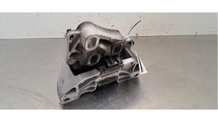 Used Engine mount Mercedes A (177.0) 1.3 A-180 Turbo Mild Hybrid Price € 102,85 Inclusive VAT offered by Autohandel Didier
