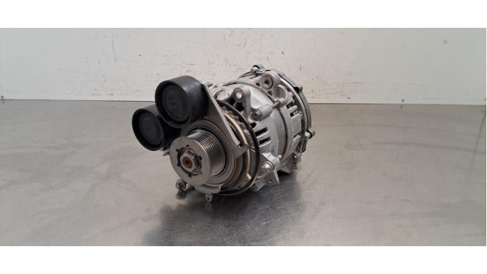 Gebrauchte Dynamo Mercedes CLA (118.3) 1.3 CLA-180 Turbo 16V Preis € 592,90 Mit Mehrwertsteuer angeboten von Autohandel Didier