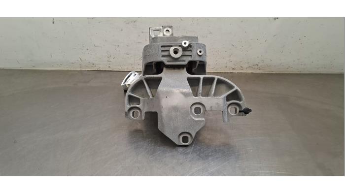 Used Engine mount Mercedes CLA (118.3) 1.3 CLA-180 Turbo 16V Price € 133,10 Inclusive VAT offered by Autohandel Didier