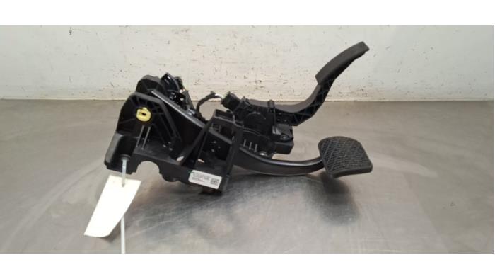 Usagé Kit pédales Mercedes CLA (118.3) 1.3 CLA-180 Turbo 16V Prix € 60,50 Prix TTC proposé par Autohandel Didier