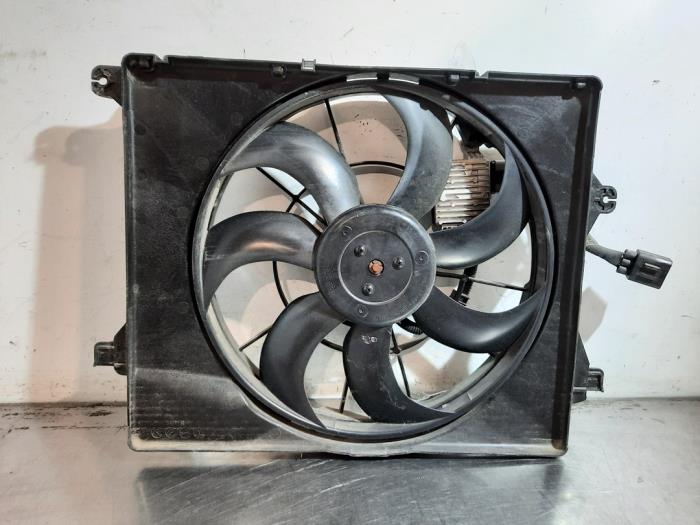 Używane Wentylator Kia Stonic (YB) 1.0i T-GDi 12V Cena € 163,35 Z VAT oferowane przez Autohandel Didier
