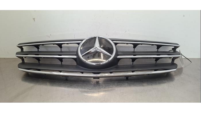 Używane Grill Mercedes Vito (447.6) 2.0 116 CDI 16V Cena € 332,75 Z VAT oferowane przez Autohandel Didier