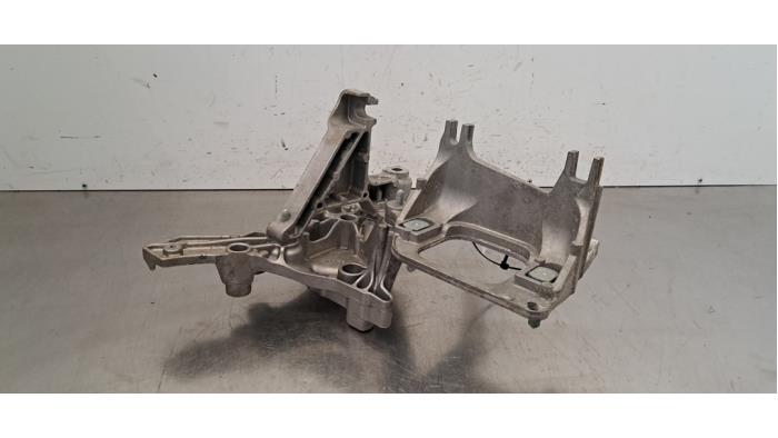 Used Engine mount Renault Trafic (1FL/2FL/3FL/4FL) 2.0 dCi 16V 110 Price € 18,15 Inclusive VAT offered by Autohandel Didier