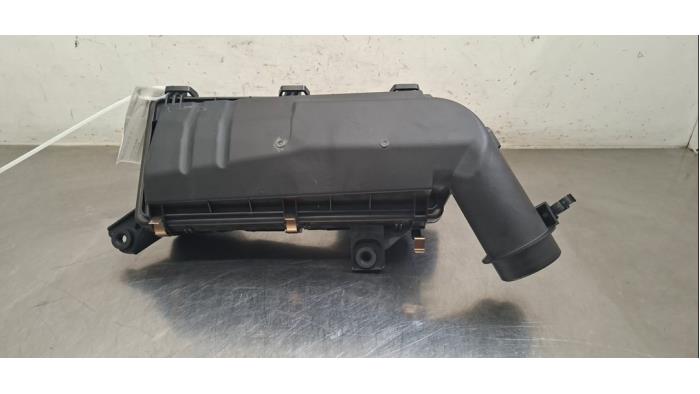 Begagnade Luftfilterhus Peugeot 5008 III (KA/KB/KC) 1.6 16V Plug-in Hybrid 195 Pris € 60,50 Inklusive moms erbjuds av Autohandel Didier