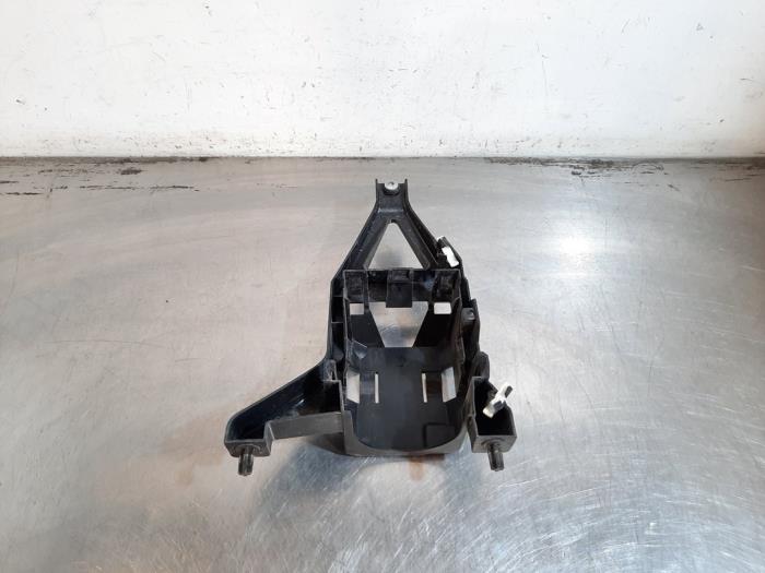 Horn signal holder