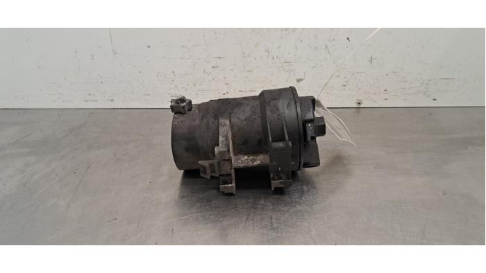 Gebrauchte Kraftstofffilter Peugeot Expert (V1/VA/VB/VE/VF/VT/VY) 1.5 BlueHDi 120 Preis € 30,25 Mit Mehrwertsteuer angeboten von Autohandel Didier