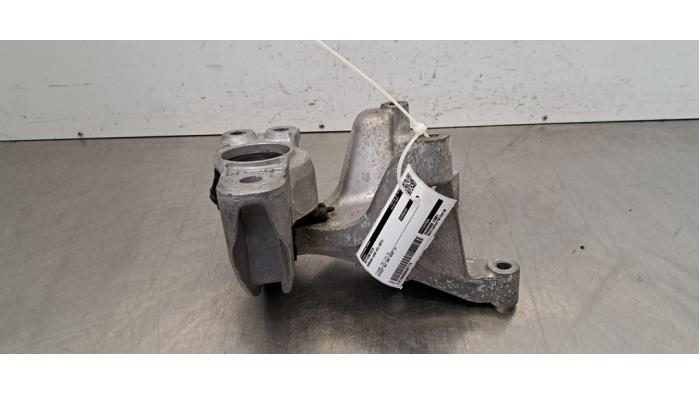 Used Engine mount Nissan Juke (F16) 1.0 DIG-T 117 12V Price € 60,50 Inclusive VAT offered by Autohandel Didier