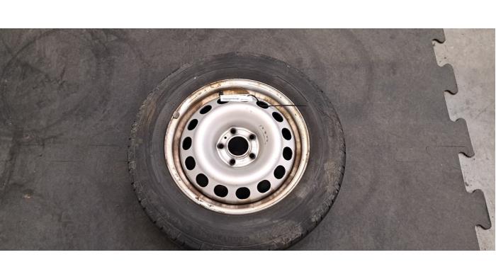 Używane Obrecz + Opona Citroen Jumpy 1.5 Blue HDi 120 Cena € 60,50 Z VAT oferowane przez Autohandel Didier