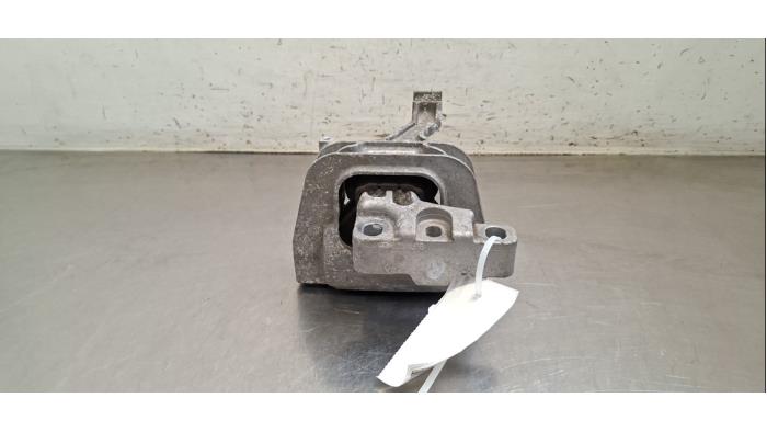 Used Engine mount Skoda Octavia (5EAA) 2.0 TSI 16V Price € 30,25 Inclusive VAT offered by Autohandel Didier