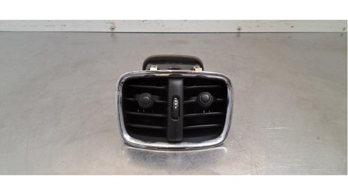Begagnade Luftraster bak Mini Clubman (F54) 1.5 One D 12V Pris € 48,40 Inklusive moms erbjuds av Autohandel Didier